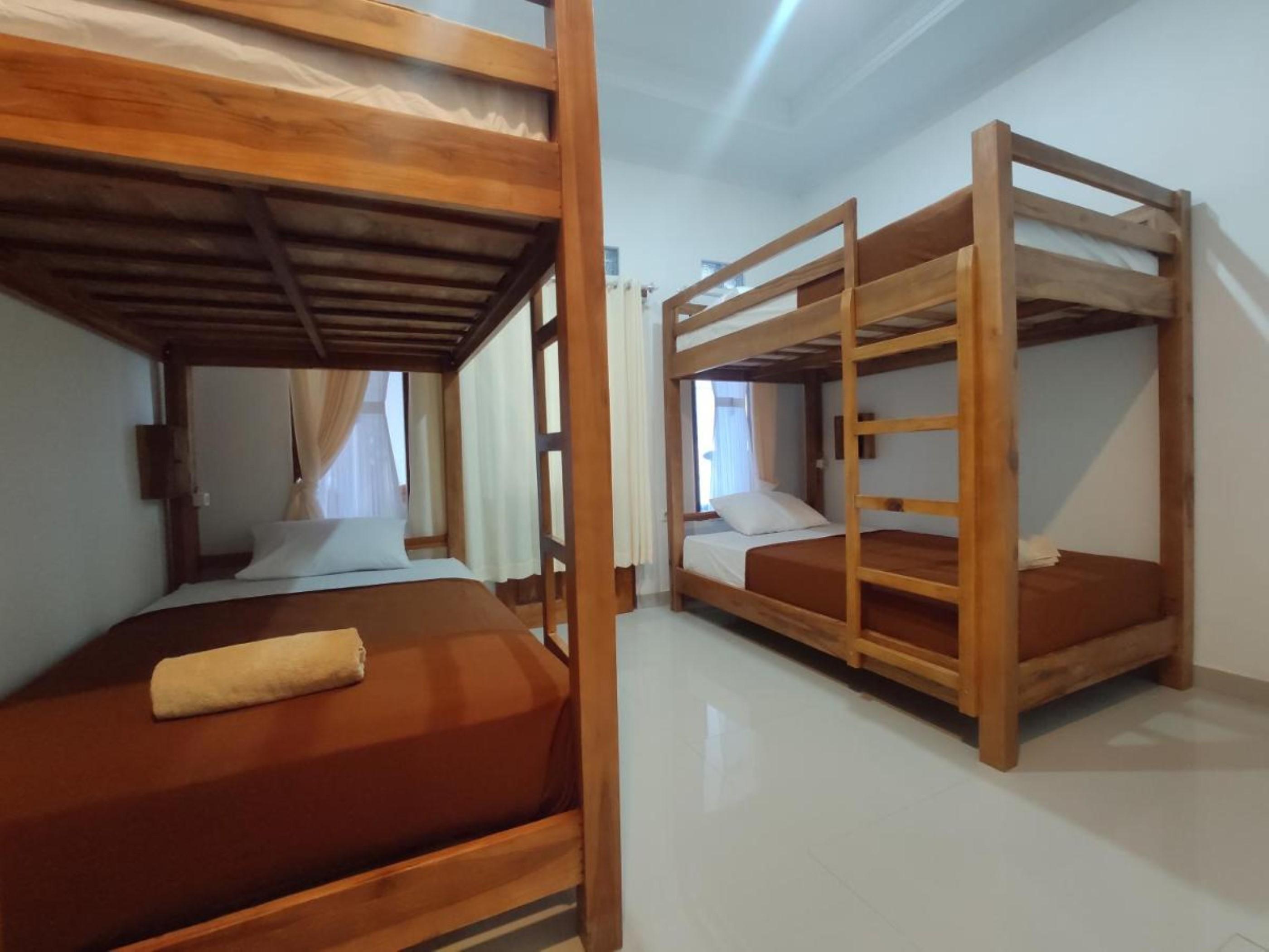 Gedhong Hostel Batununggul Extérieur photo