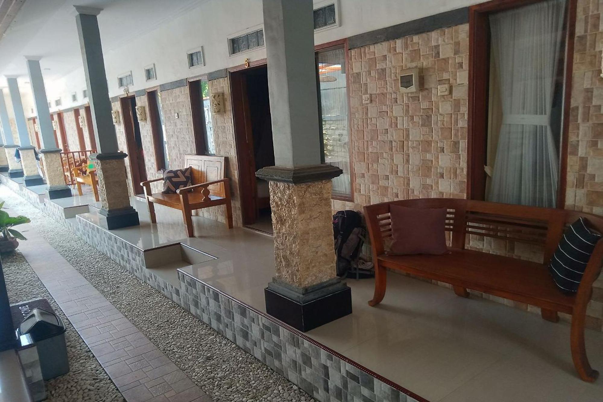 Gedhong Hostel Batununggul Extérieur photo